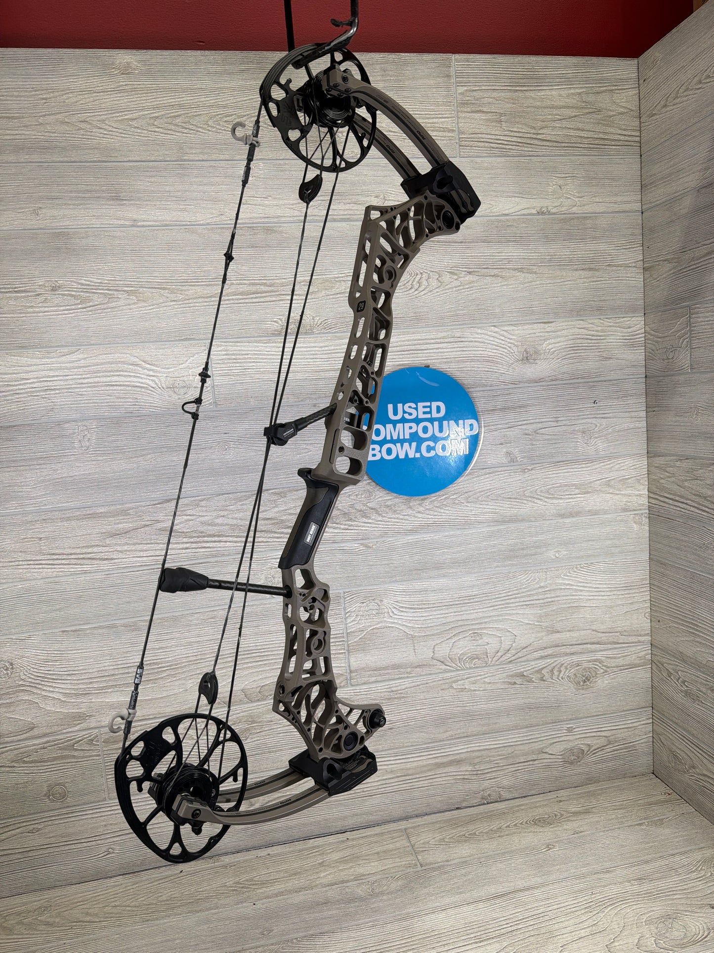 Used Mathews Phase 4 29 29" 70lb Granite Right Hand Bow