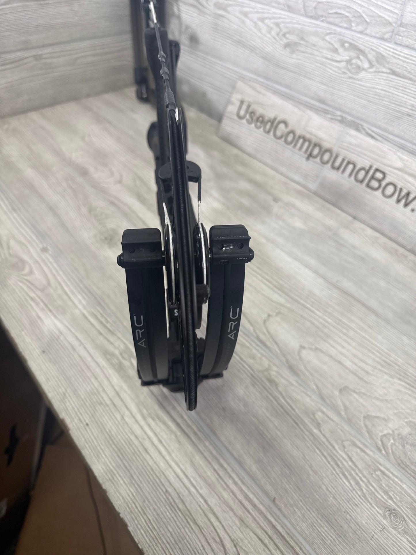 Used Mathews Arc 34 RH Kodiak Fade to Black