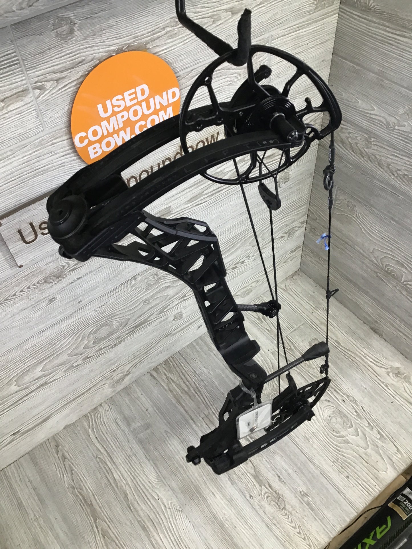 Mathews LIFT RS 26.5" 70lb Right Hand Black bow