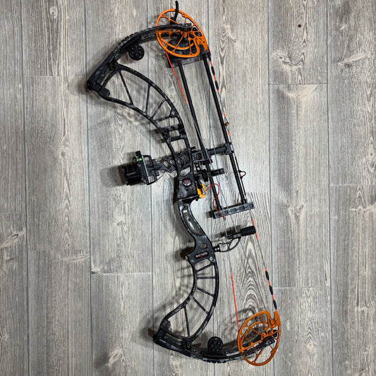 Used Obsession Def-Con 6 RH 28" 70lb Bow Package