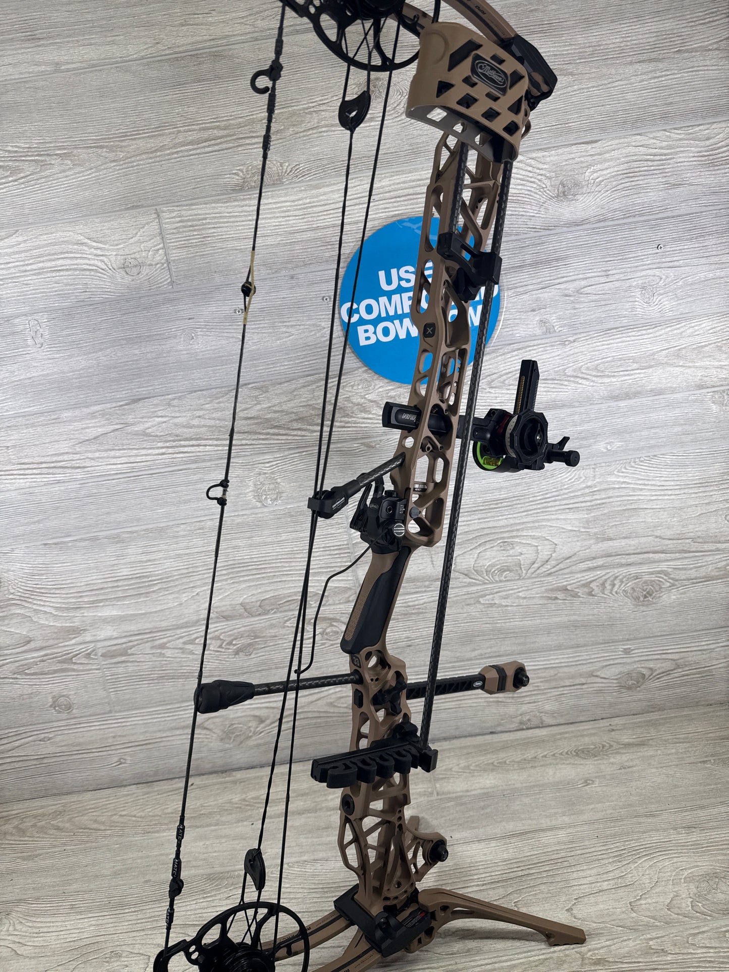 Used Mathews Lift X 33 Earth Right Handed Package