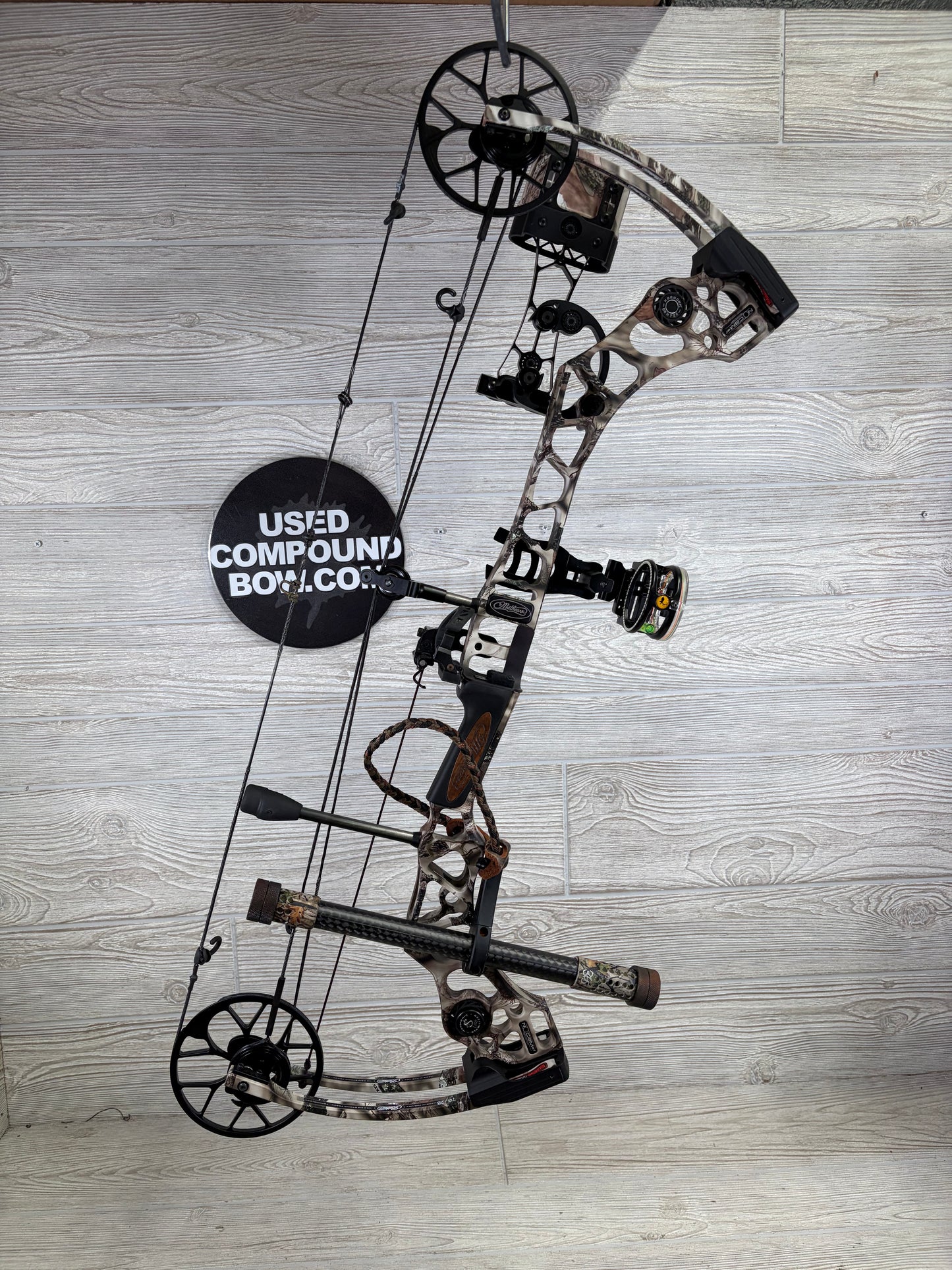 Used Mathews No Cam HTX 27"/70# Left Handed Package