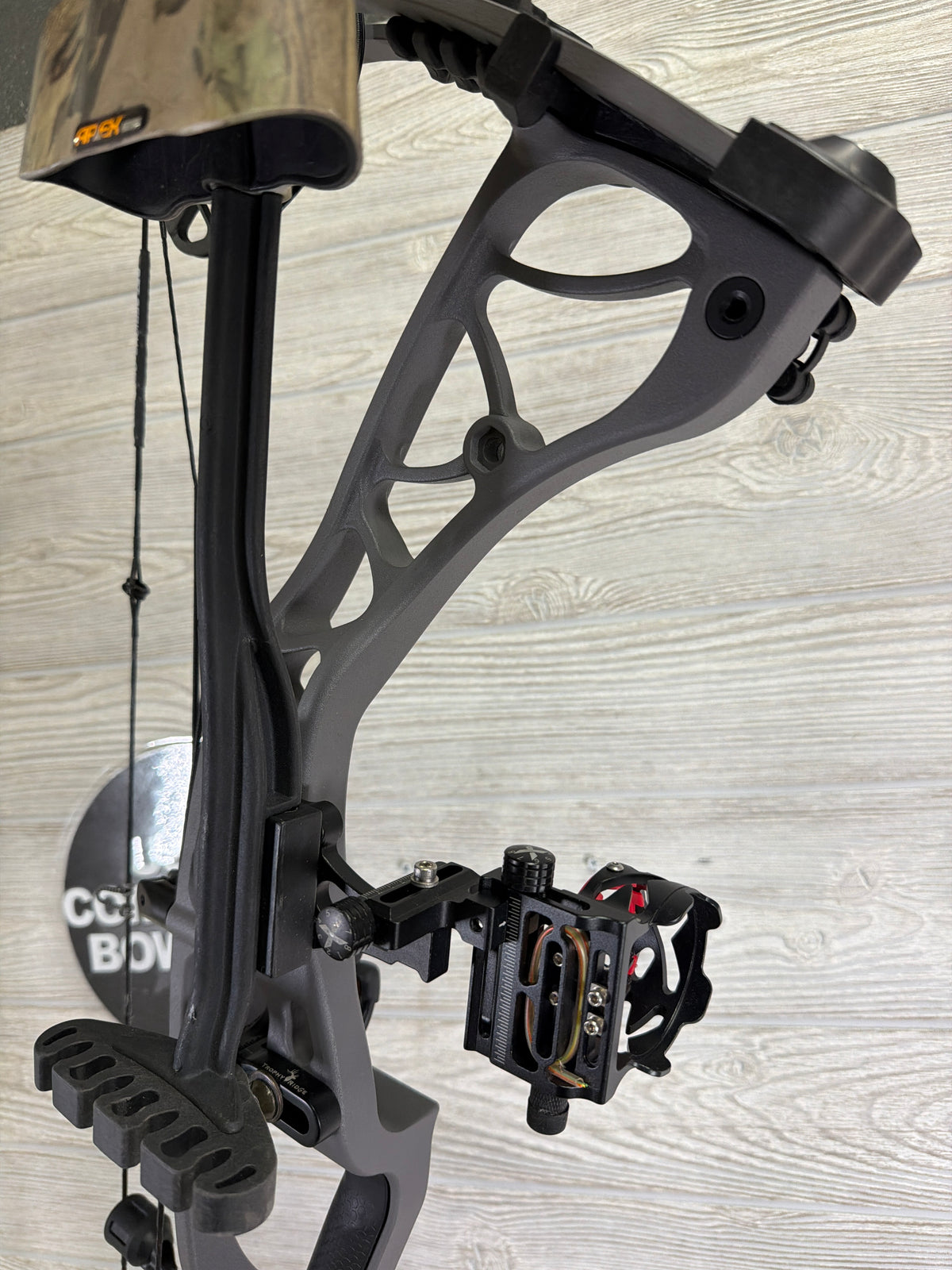 Used Hoyt Torrex XT Right Hand Tombstone 60-70lbs PKG