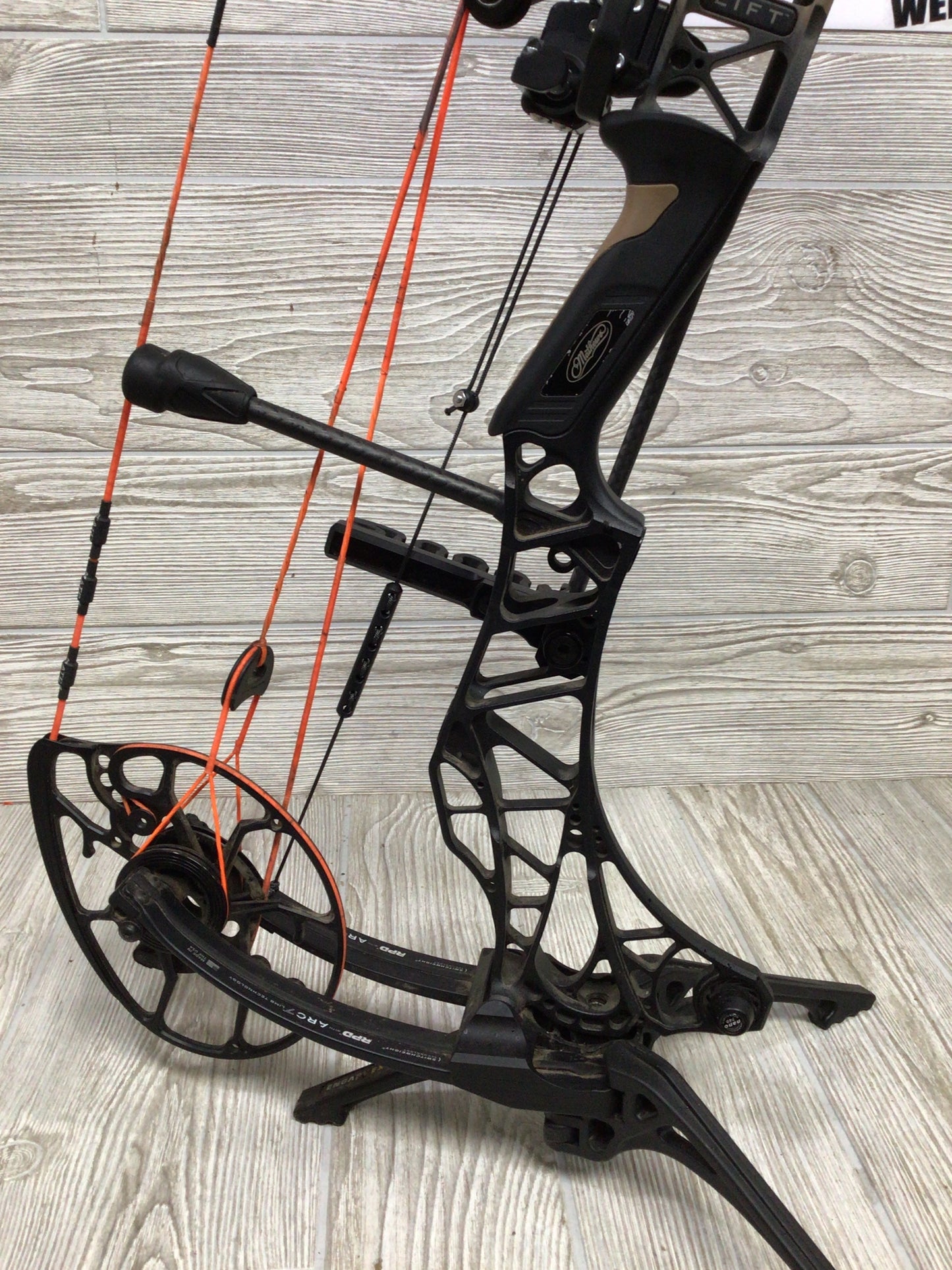 Used Mathews Lift X 29.5 Left Hand Earth Fade to Black LOADED Package