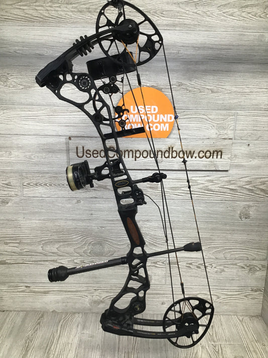 Used Mathews Halon 6 Ready to Hunt PKG Right Handed 70lb