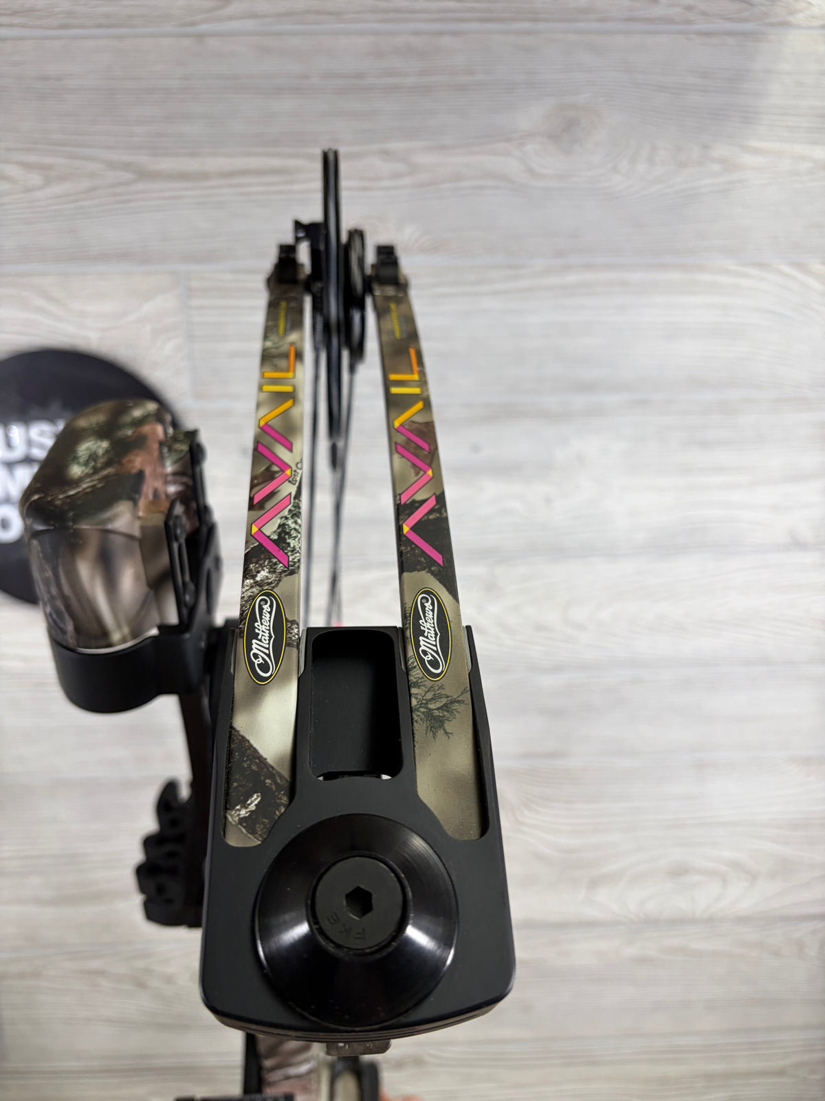Used Mathews Avail RH Lost XD camo bow package 27" 50#