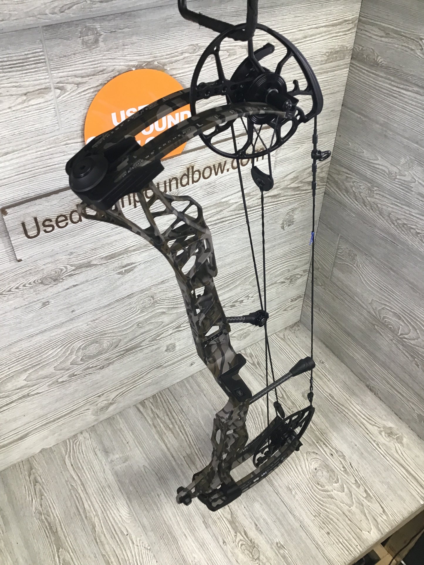 Used Mathews Lift X 29.5 Right Hand Bottomlands 26.5/60#