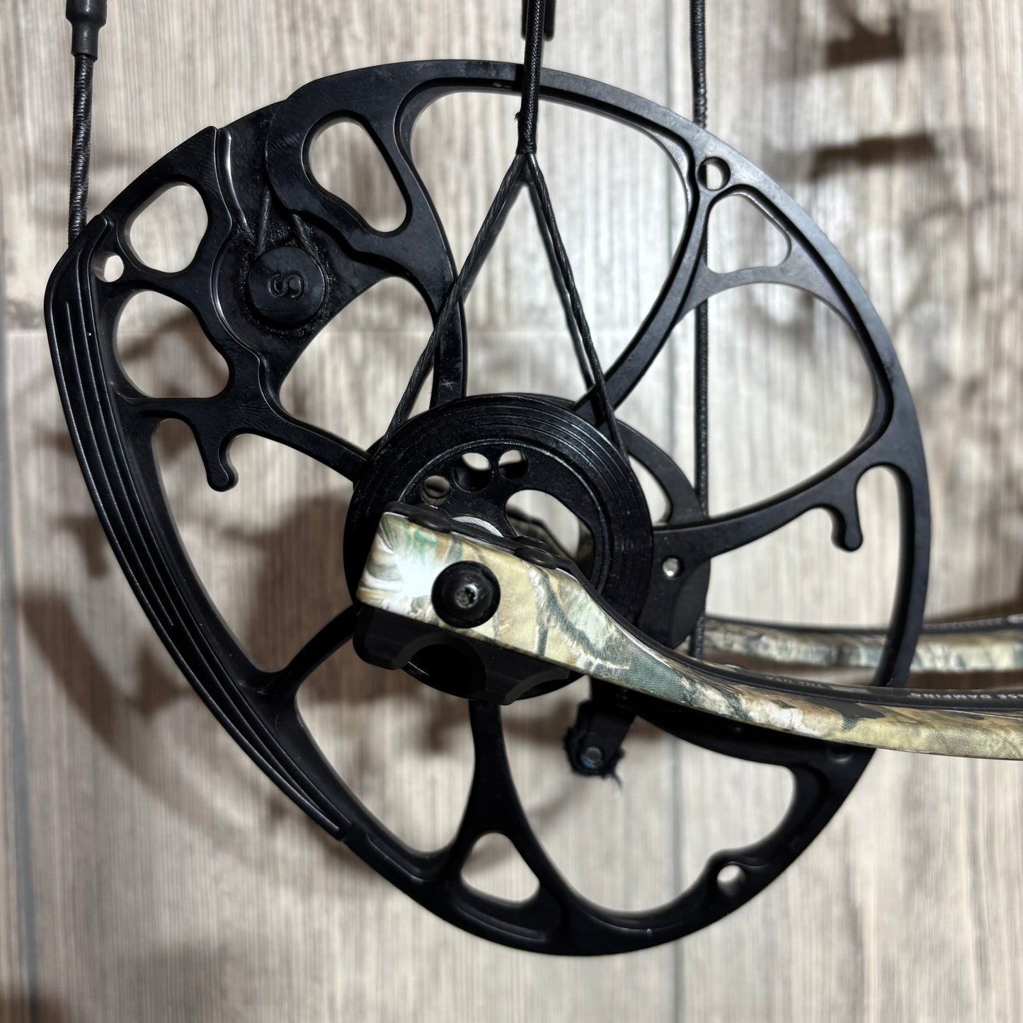 Used Mathews Phase4 29 LH Realtree