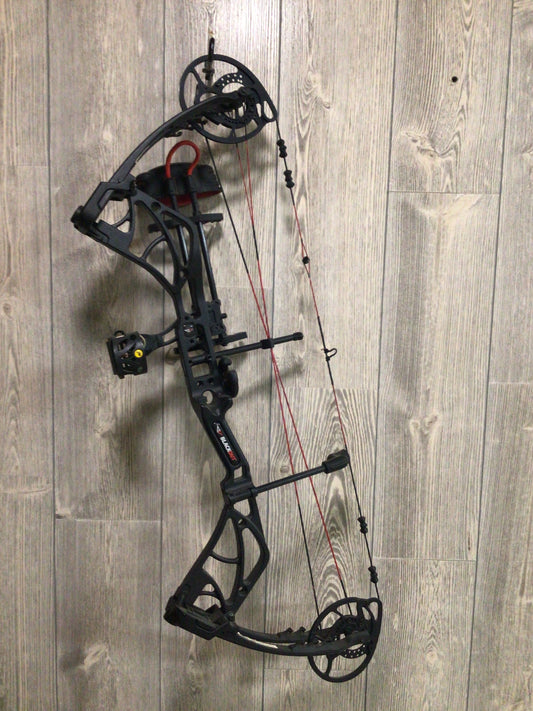 Cabelas Blackout Pursuit Black 28" 70lbs