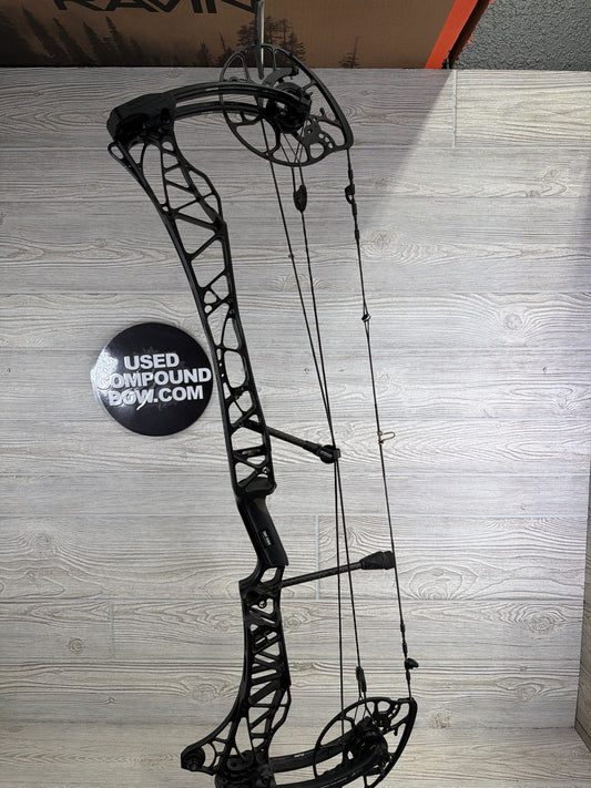 Used Mathews LIFT 33 29.5 70lb Black Left Hand Bow