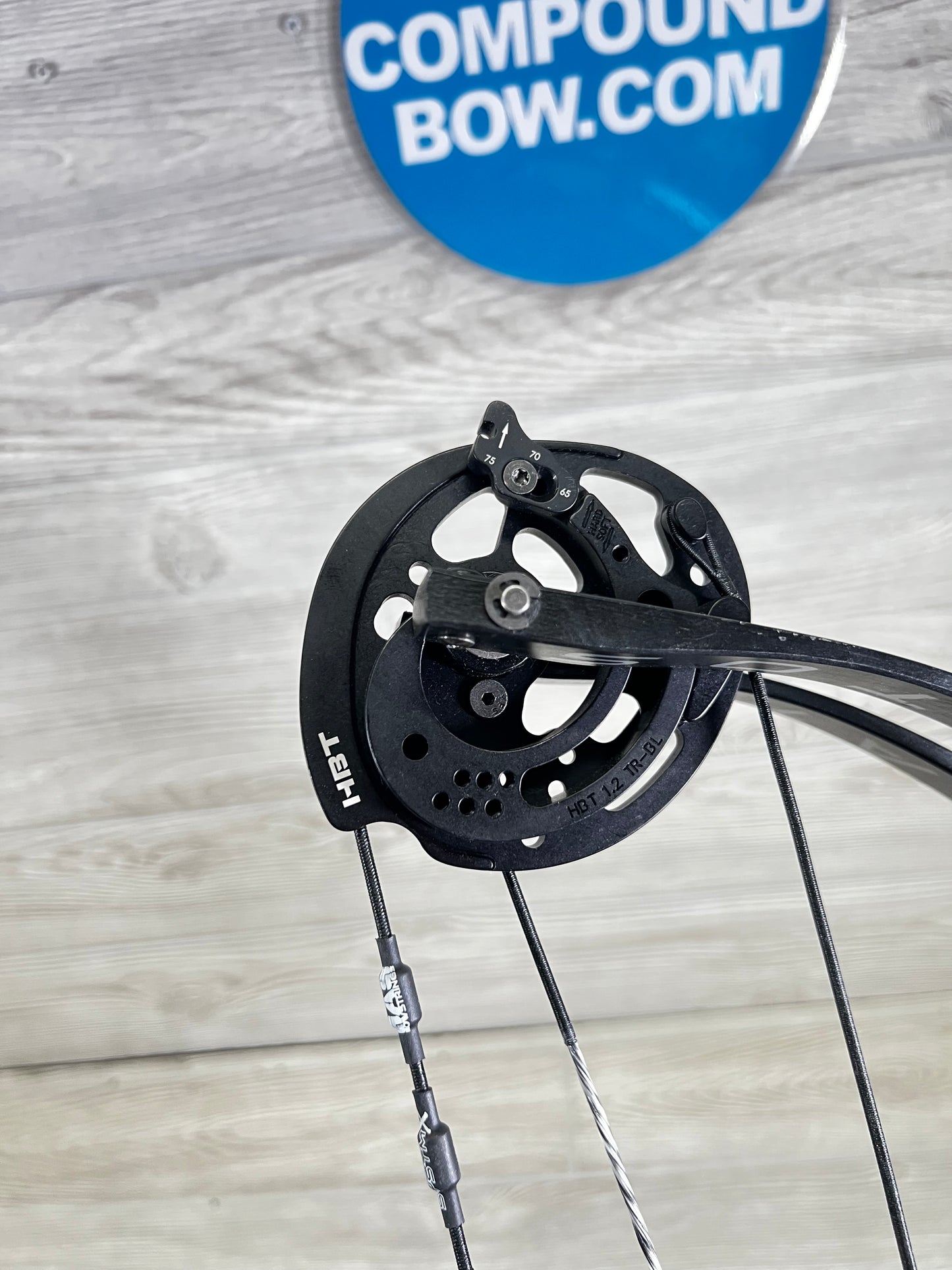 Used Hoyt Stratos 36 Right Handed Blue HBT 1 cam 24.25"-28"