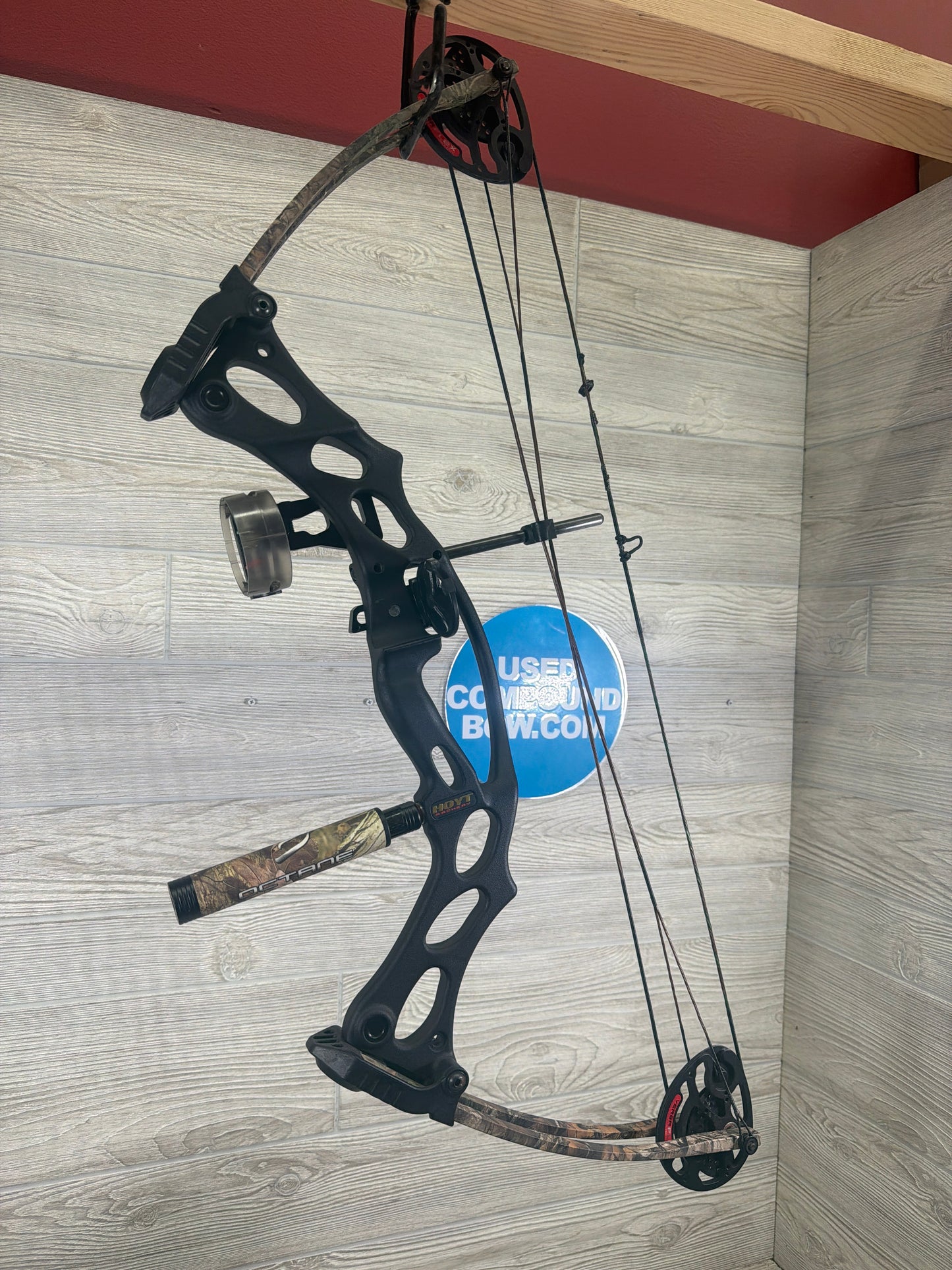 Used Hoyt Fireshot RH 18-28" 19-50lb Bow Pkg
