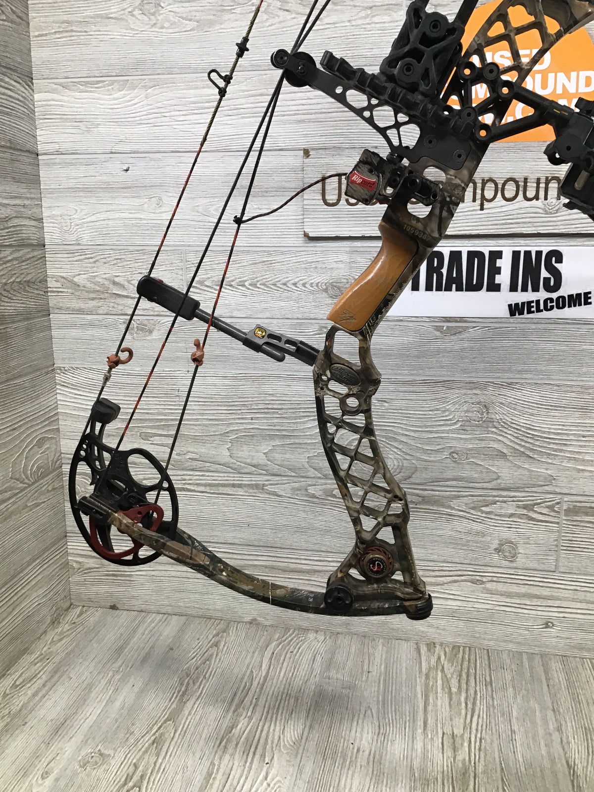 Used Mathews Z7 Right Hand 29" 70# Package