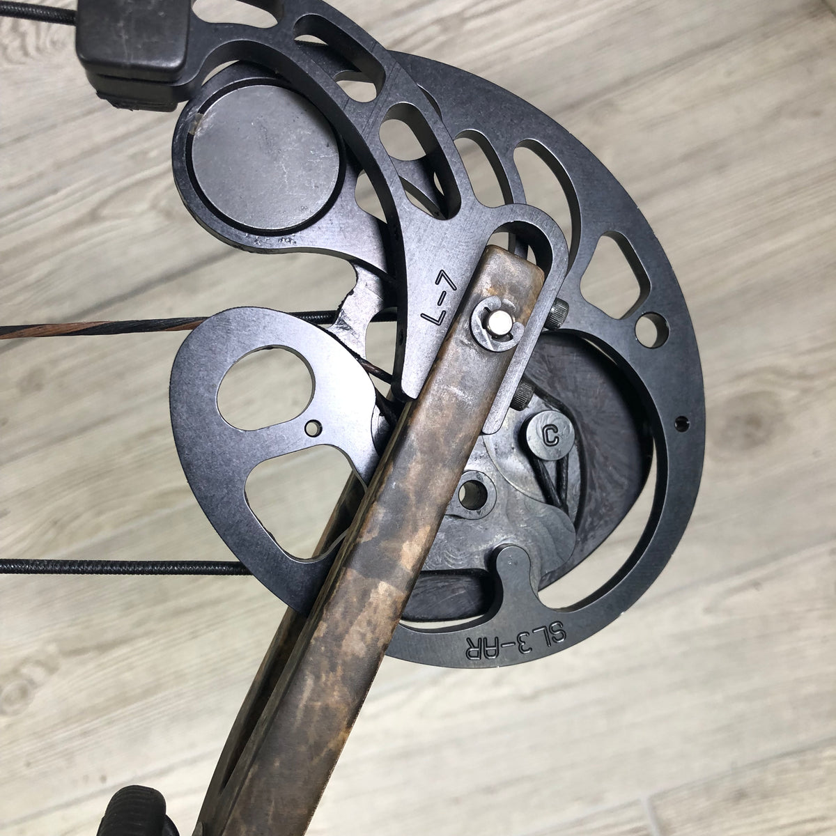 Used Mathews Legacy Right Handed 30" 70lb