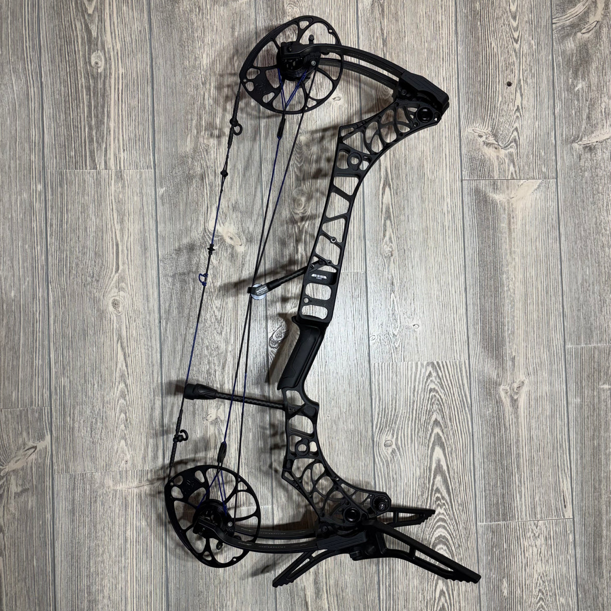 Used Mathews V3 27 RH Black