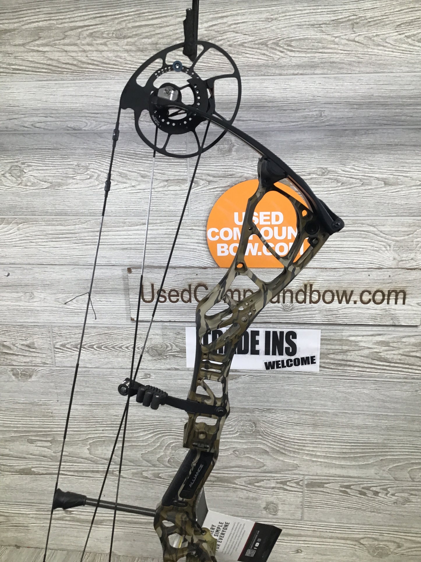 Used Bowtech Alliance 30.5 Right Handed 55-65# 29" Bottomlands camo