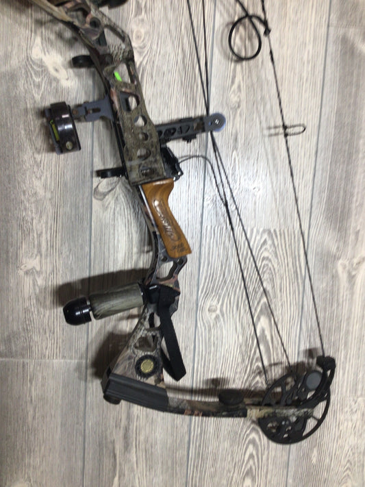 Mathews Outback 29" 70lb Right Handed Bow PKG