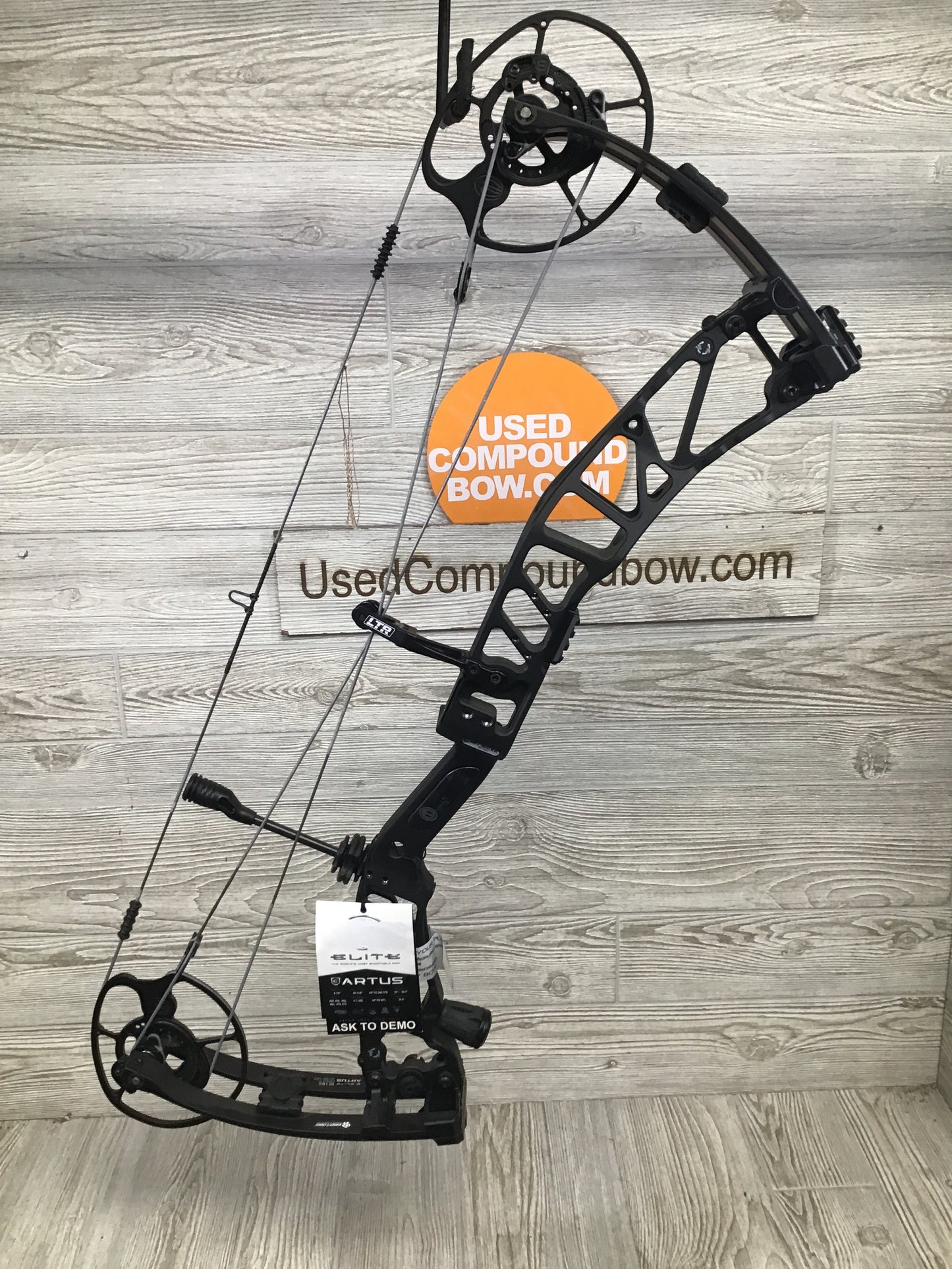 Elite Artus Right Hand Black 50-60# Bow