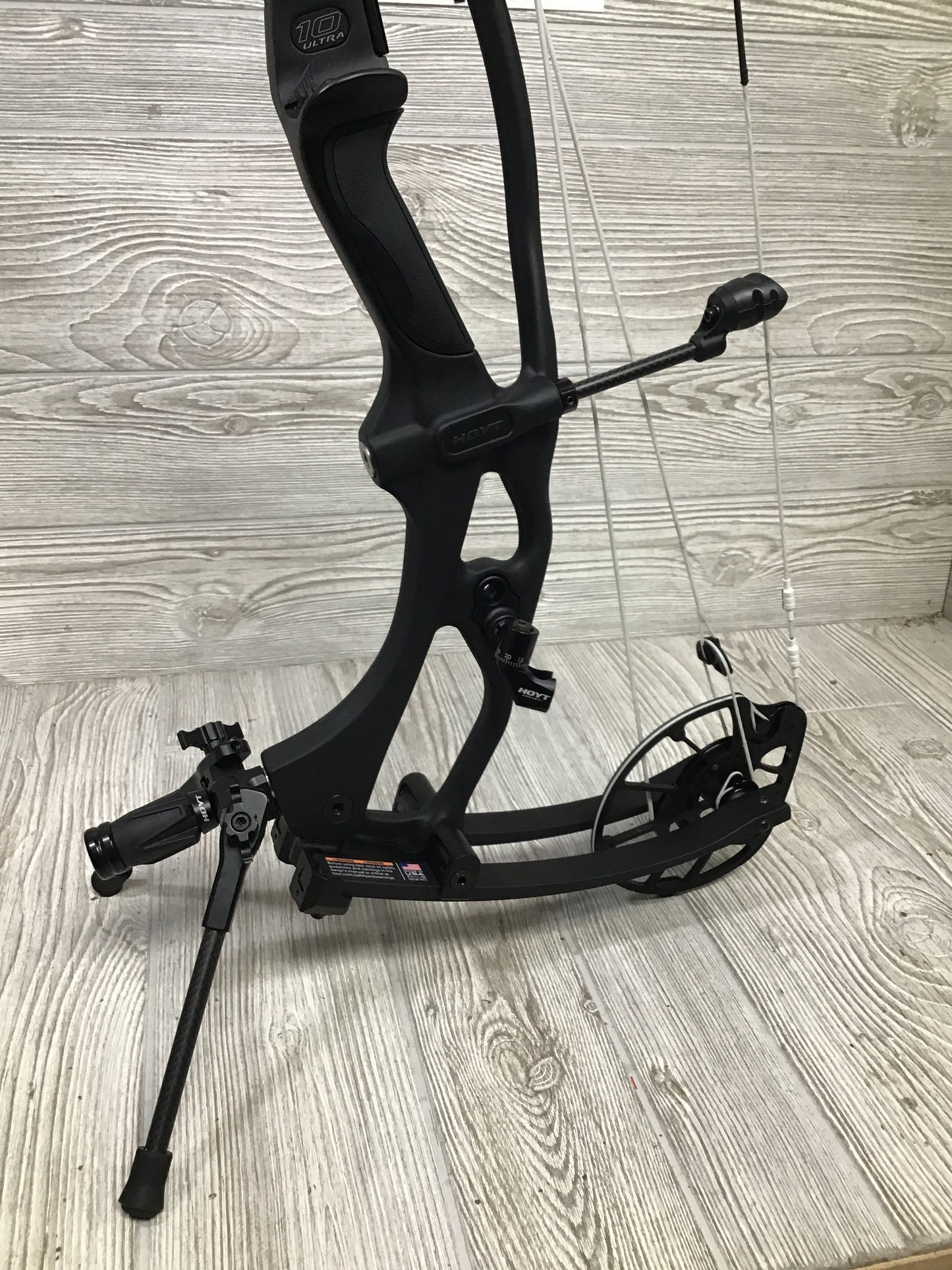 Hoyt RX-10 RH Black with Topo Limbs 65-75 lbs