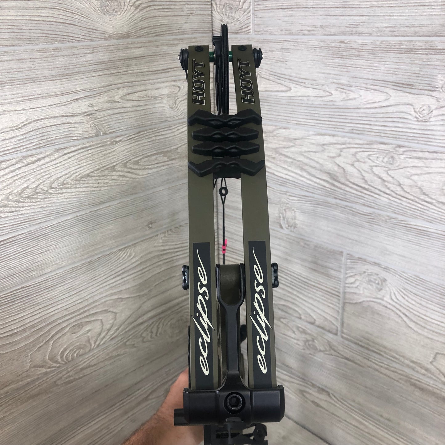 Hoyt Eclipse Right Handed Wilderness Green package 25.5" 40-50#