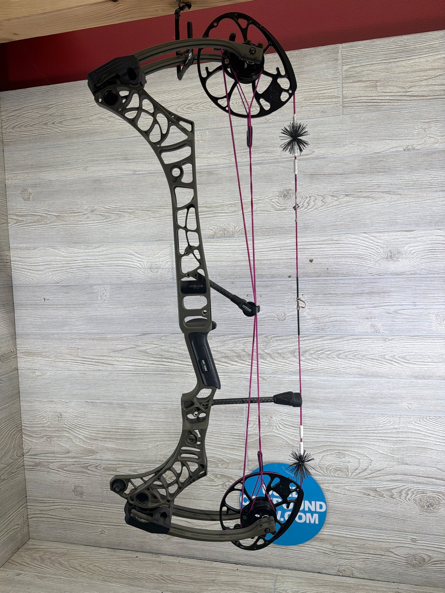 Used mathews Phase 4 29 Left Hand 29" 70lb Green Ambush Bow