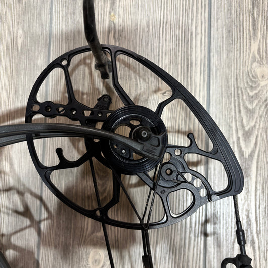 Used Mathews Lift X 33 RH Shale