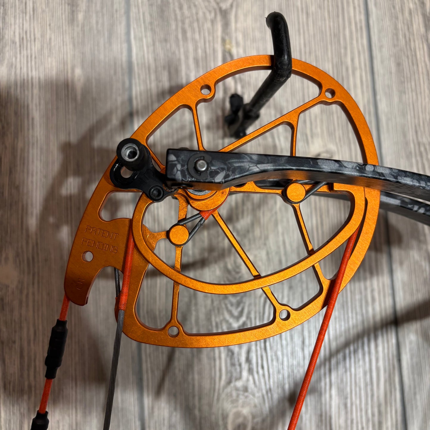 Used Obsession Def-Con 6 RH 28" 70lb Bow Package