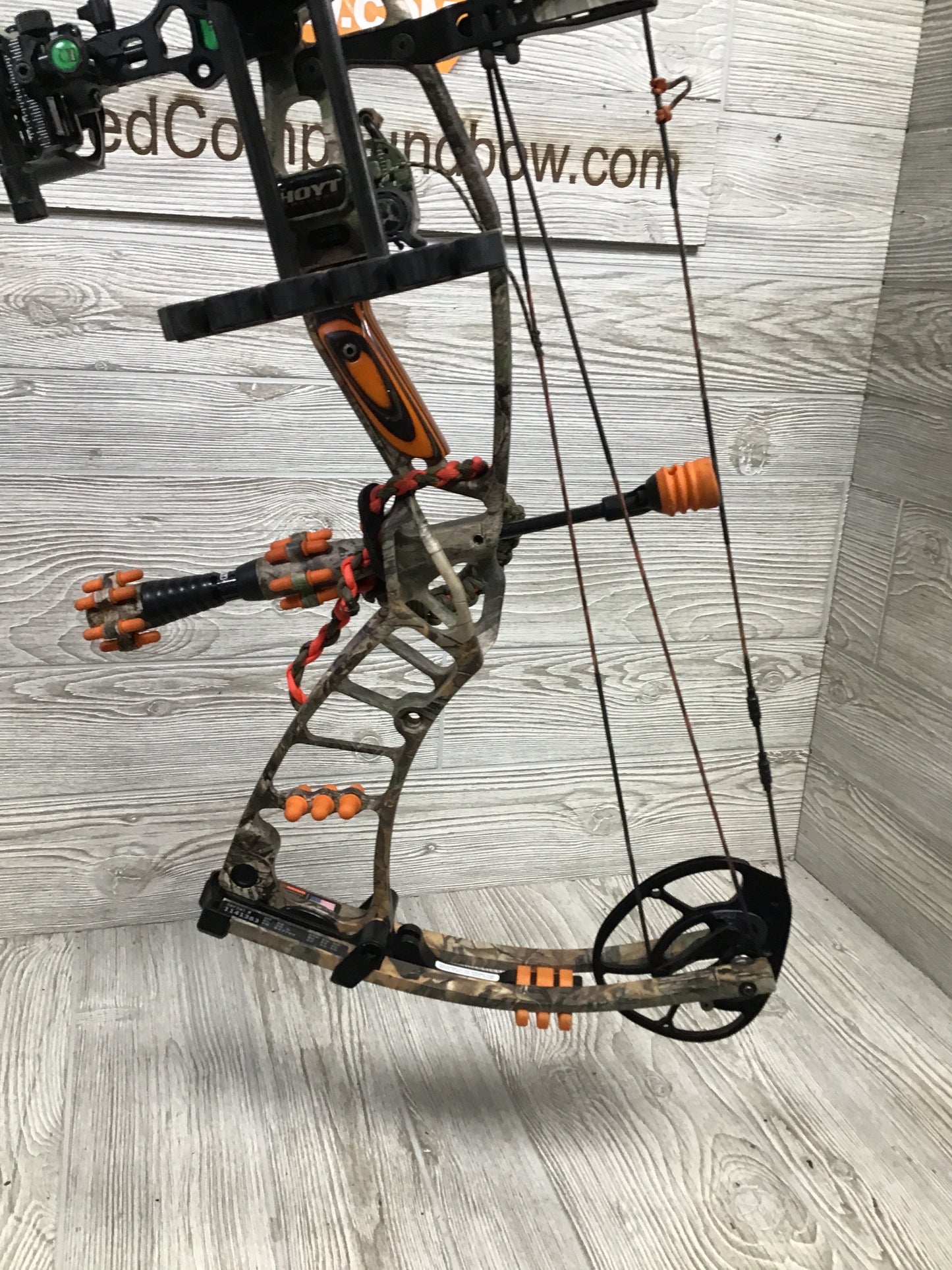 Used Hoyt Nitrum Turbo Left Handed 55-65# 30" PKG
