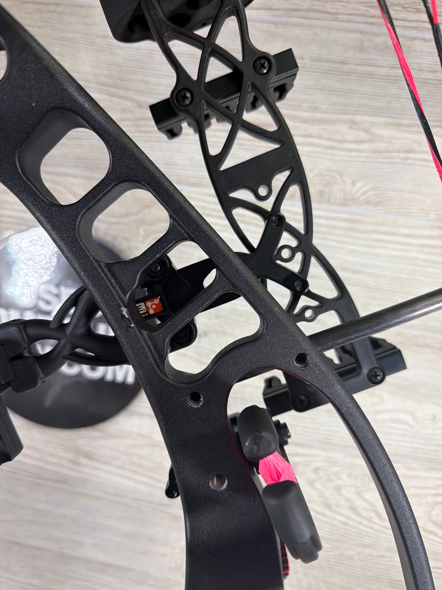 Used Hoyt Ignite Vixen Series RH Package Deal