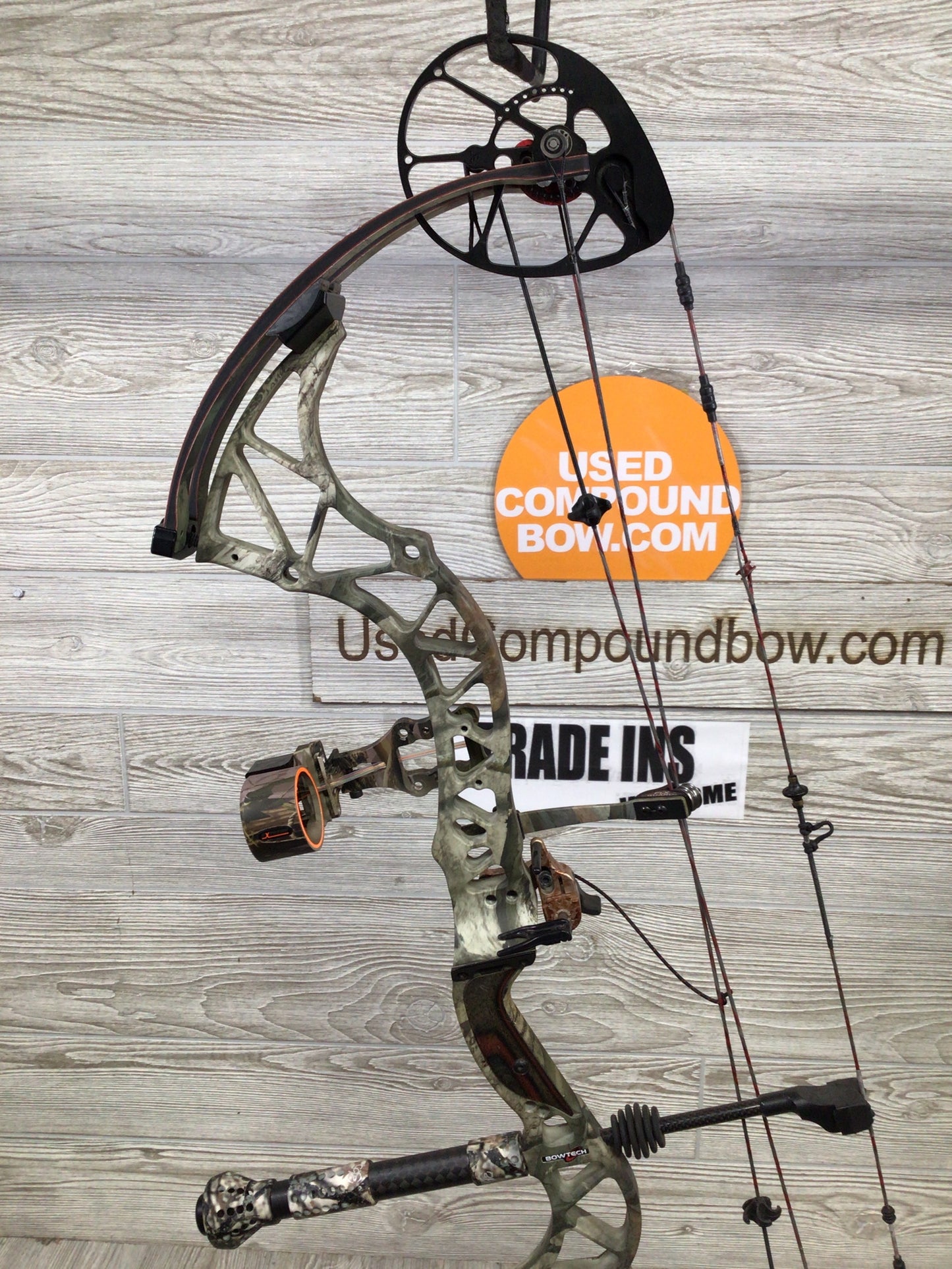 Used Bowtech Invasion 60-70# Right Handed Package