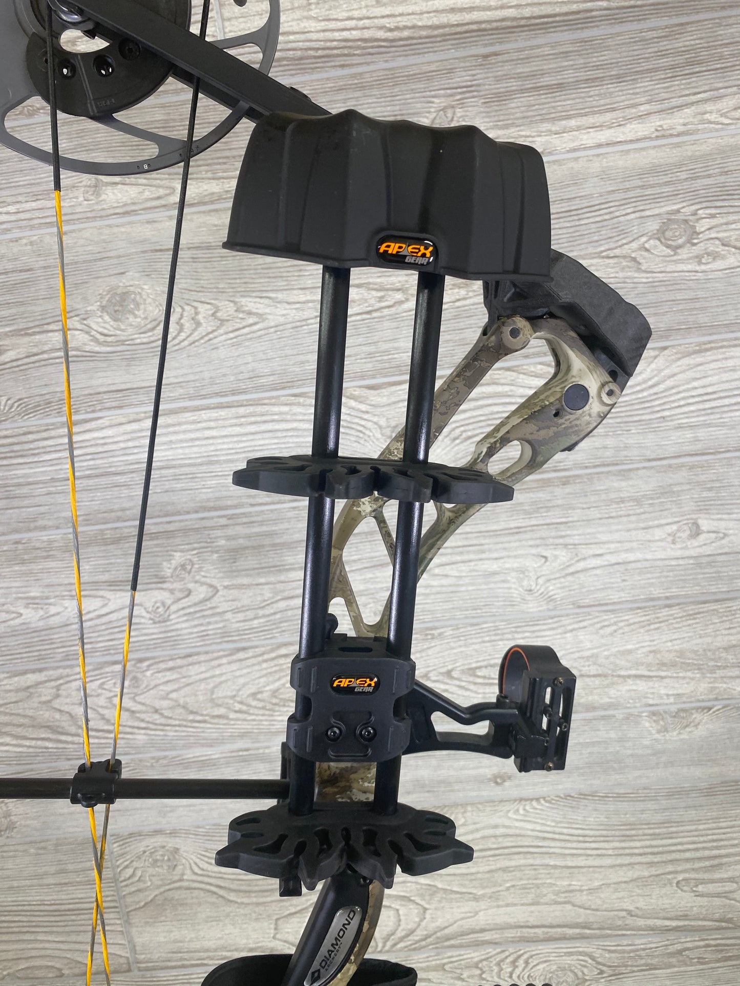 Diamond Edge 320 RH Bow Package
