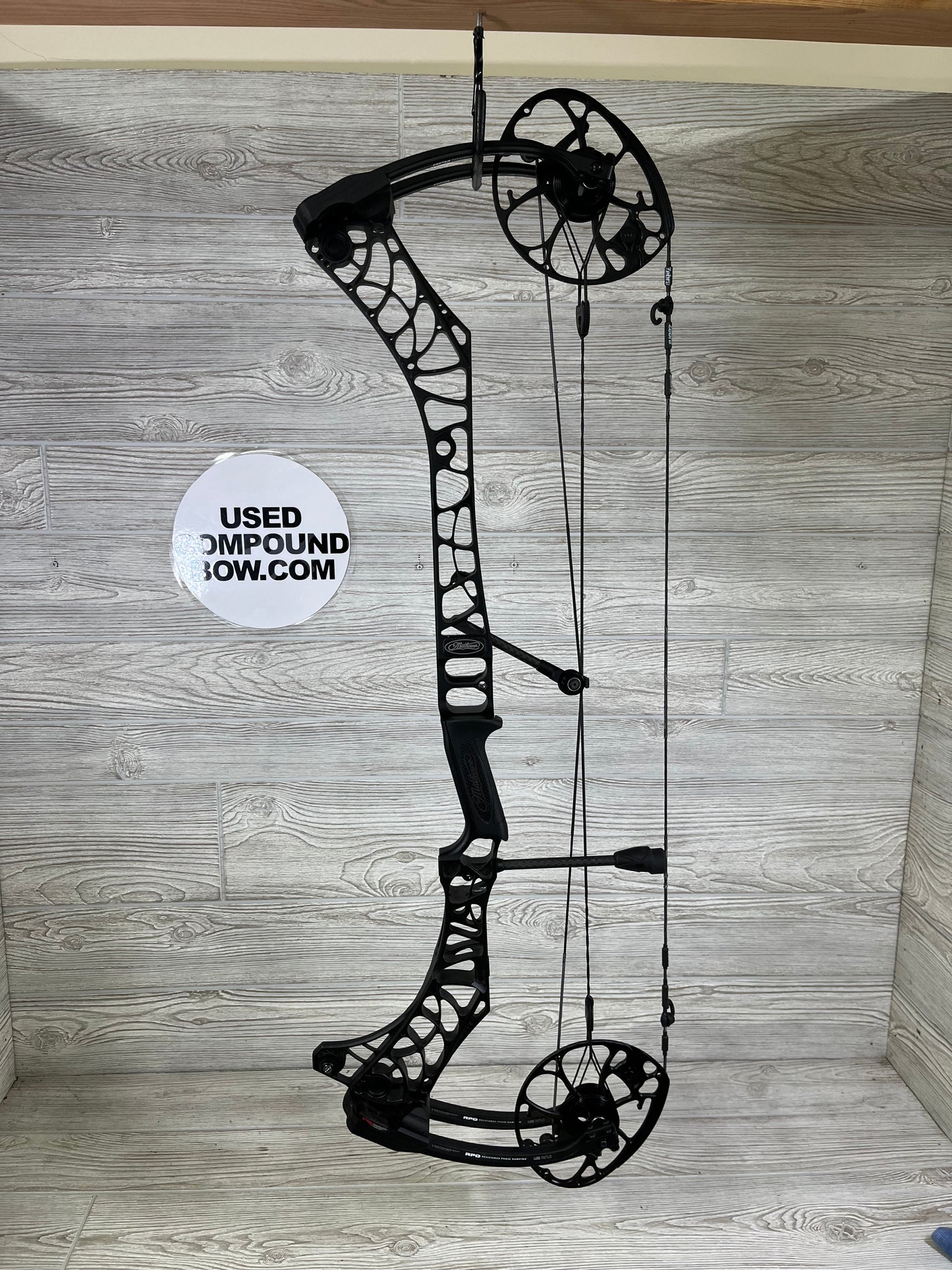 Mathews Phase 4 33 Black RH BOW ONLY