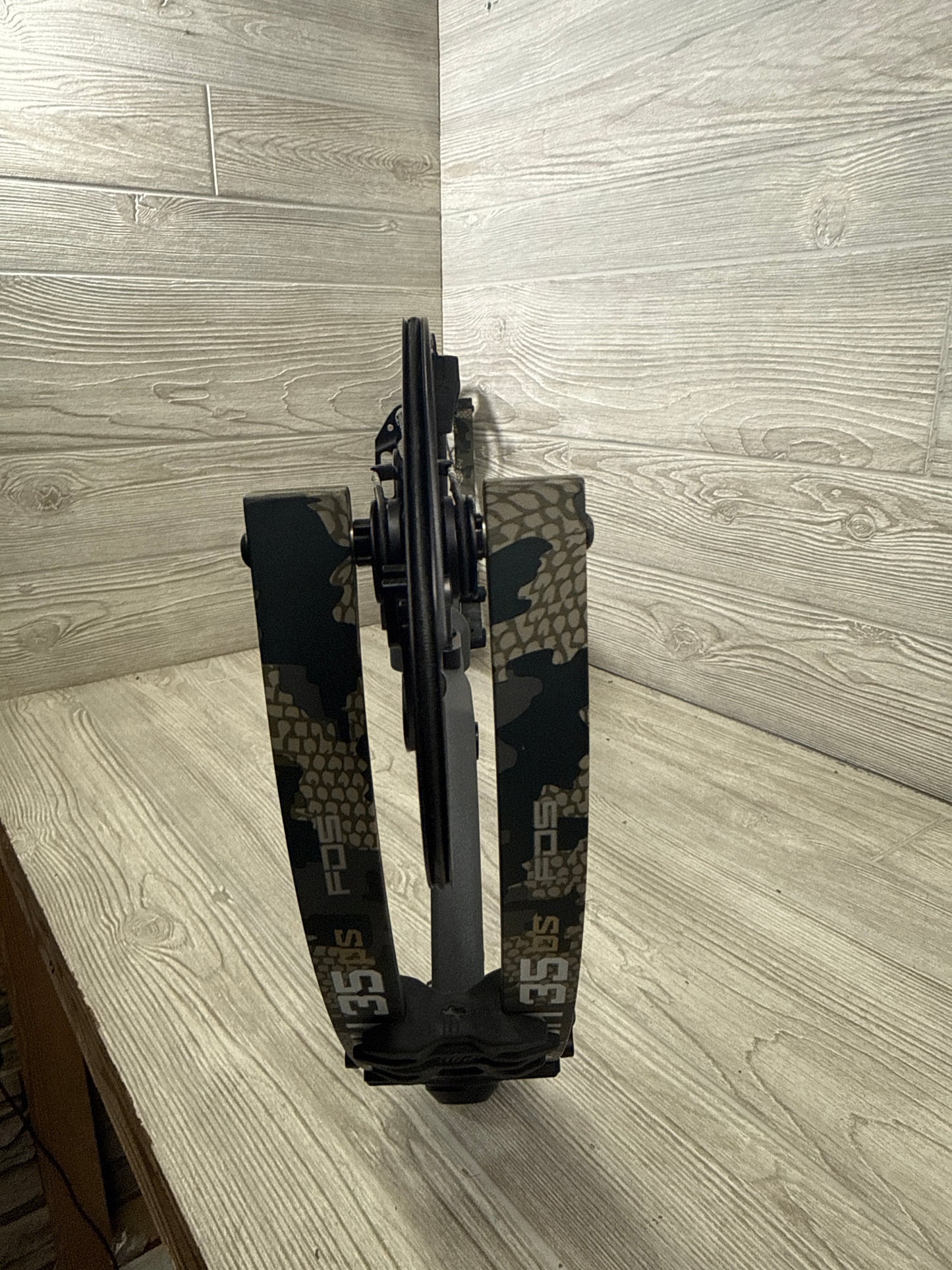 PSE Mach 35 left hand 60 lbs charcoal with kuiu limbs systm x strings