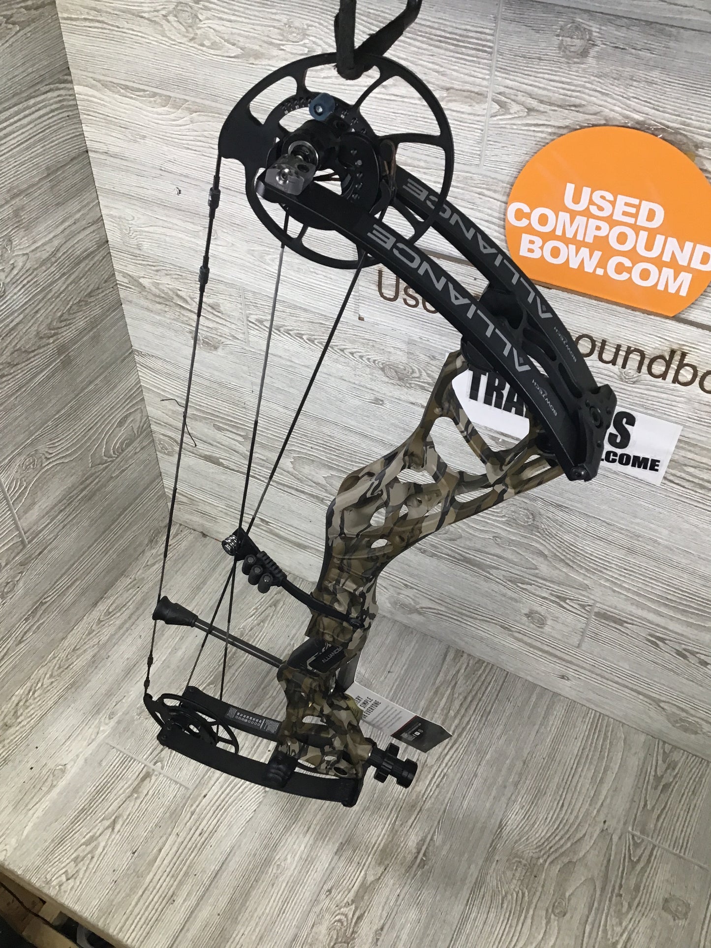 Used Bowtech Alliance 30.5 Right Handed 55-65# 29" Bottomlands camo