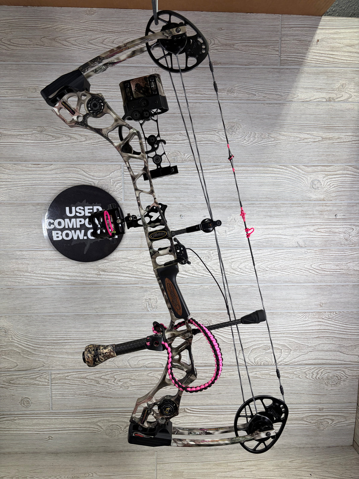 Used Mathews Avail RH Lost XD camo bow package 27" 50#