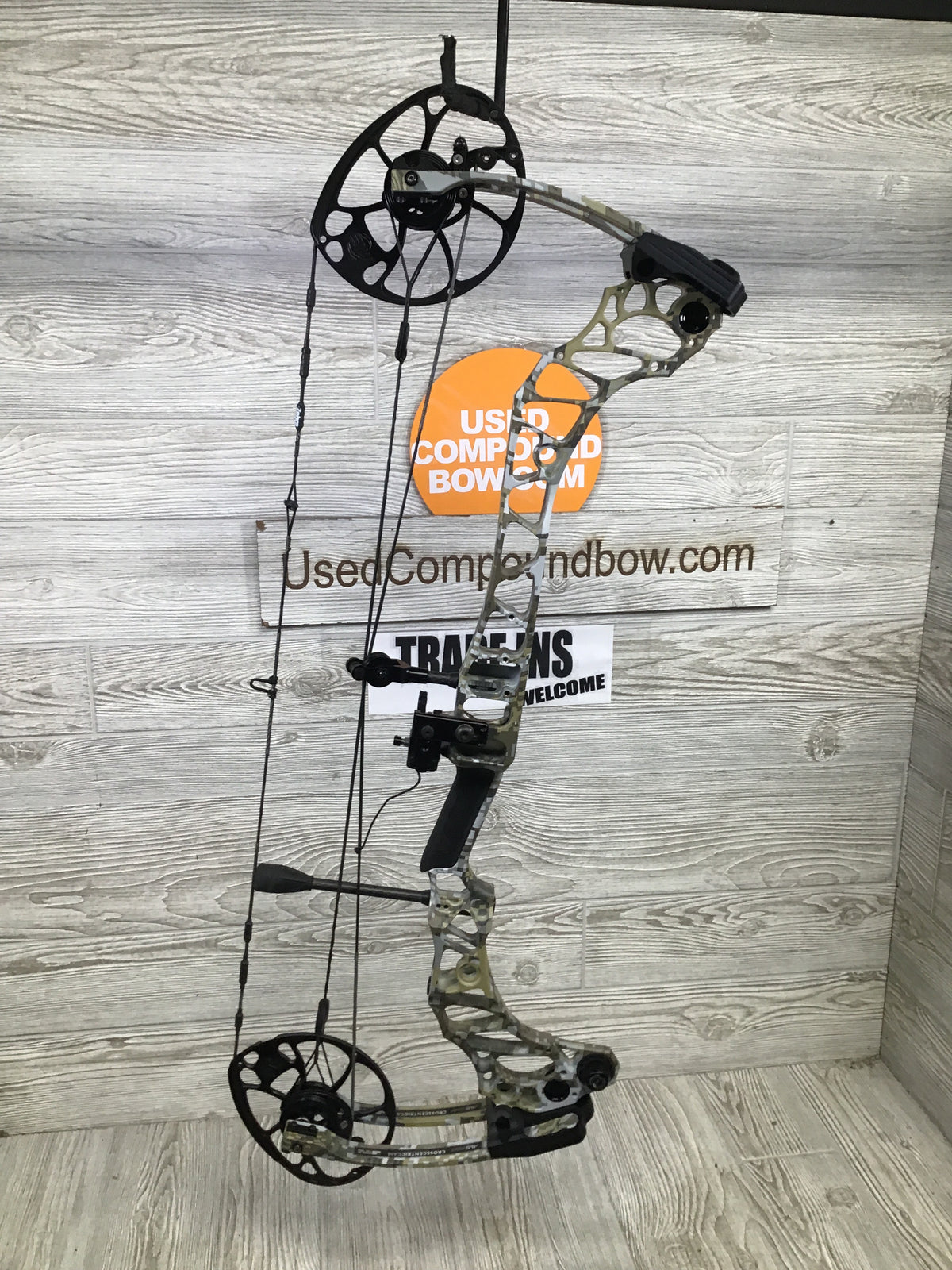 Used Mathews Vertix RH Sitka Elevated II 30"/70LBS