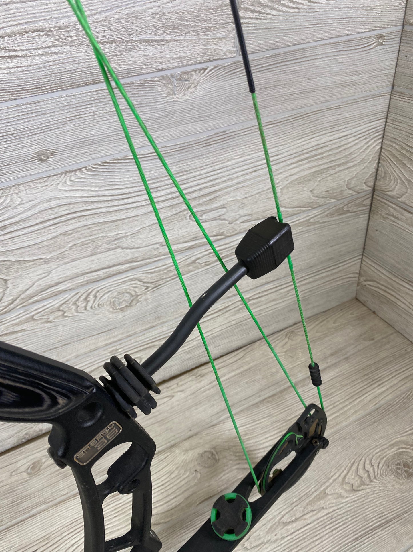Elite Energy 35 70# RIGHT Handed BOW ONLY 29.5"