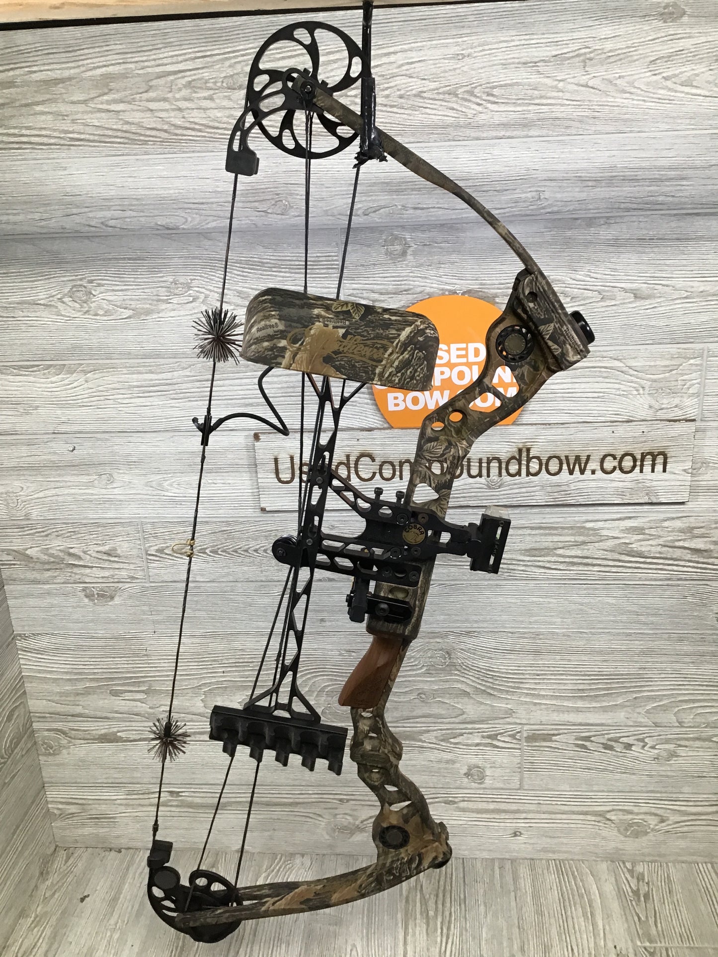 Used Mathews Legacy Right Handed 28 70lb Package