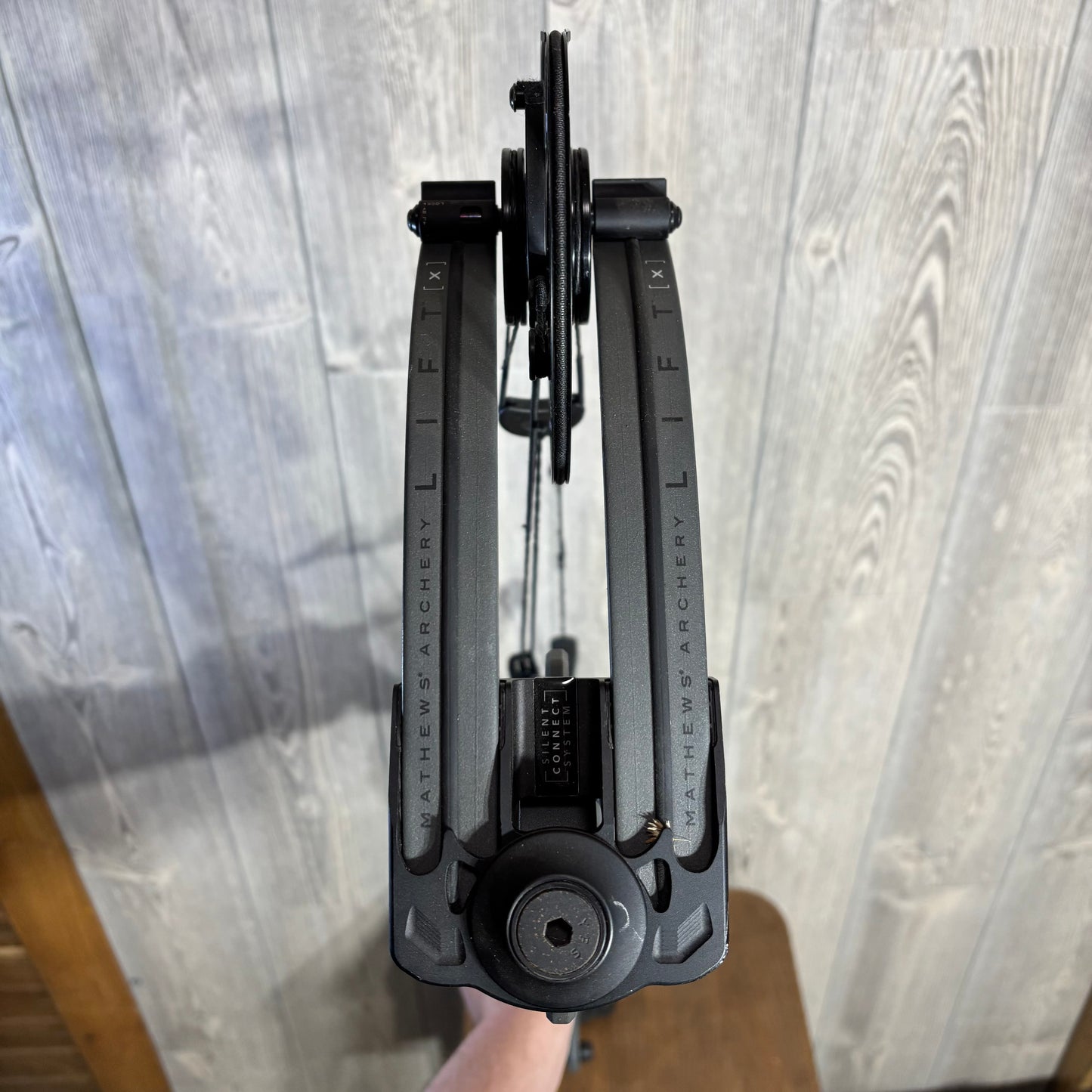 Used Mathews Lift X 33 RH Shale