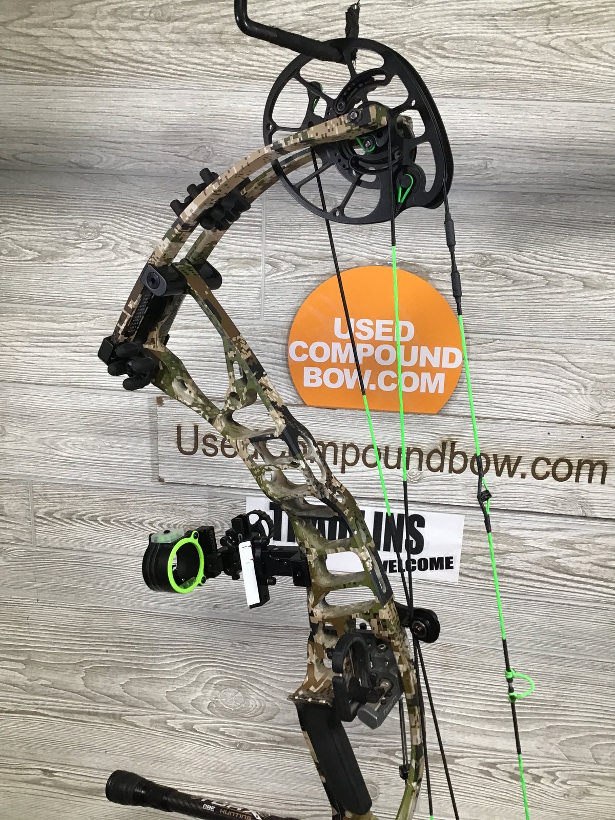 Hoyt VTM 34 wilderness Right Hand 60-70lbs 29.5-31" package (NEW CAMS AND STRINGS)