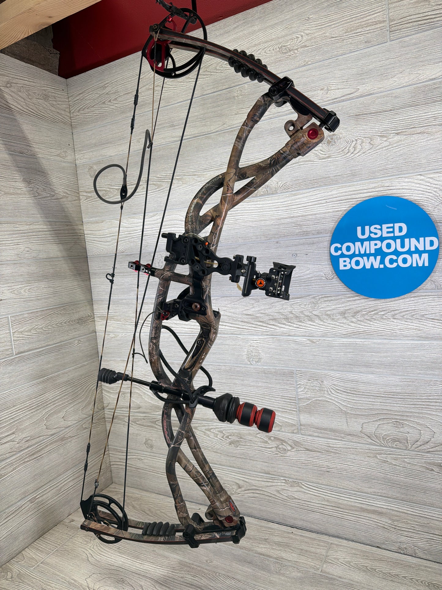 Used Hoyt Carbon Matrix 29" 70lb Right Hand Camo Bow Pkg