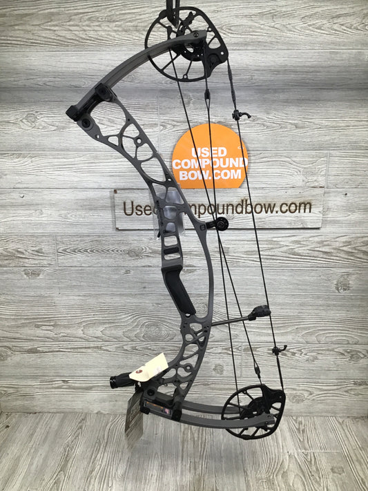 NEW Hoyt Alpha AX-2 29 Right Handed Tombstone 60-70#/25-30"