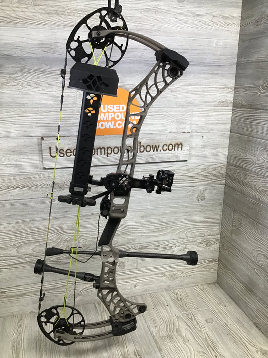 Mathews Used V3X 33 Right Handed Granite 28.5" 65lb RTH PKG