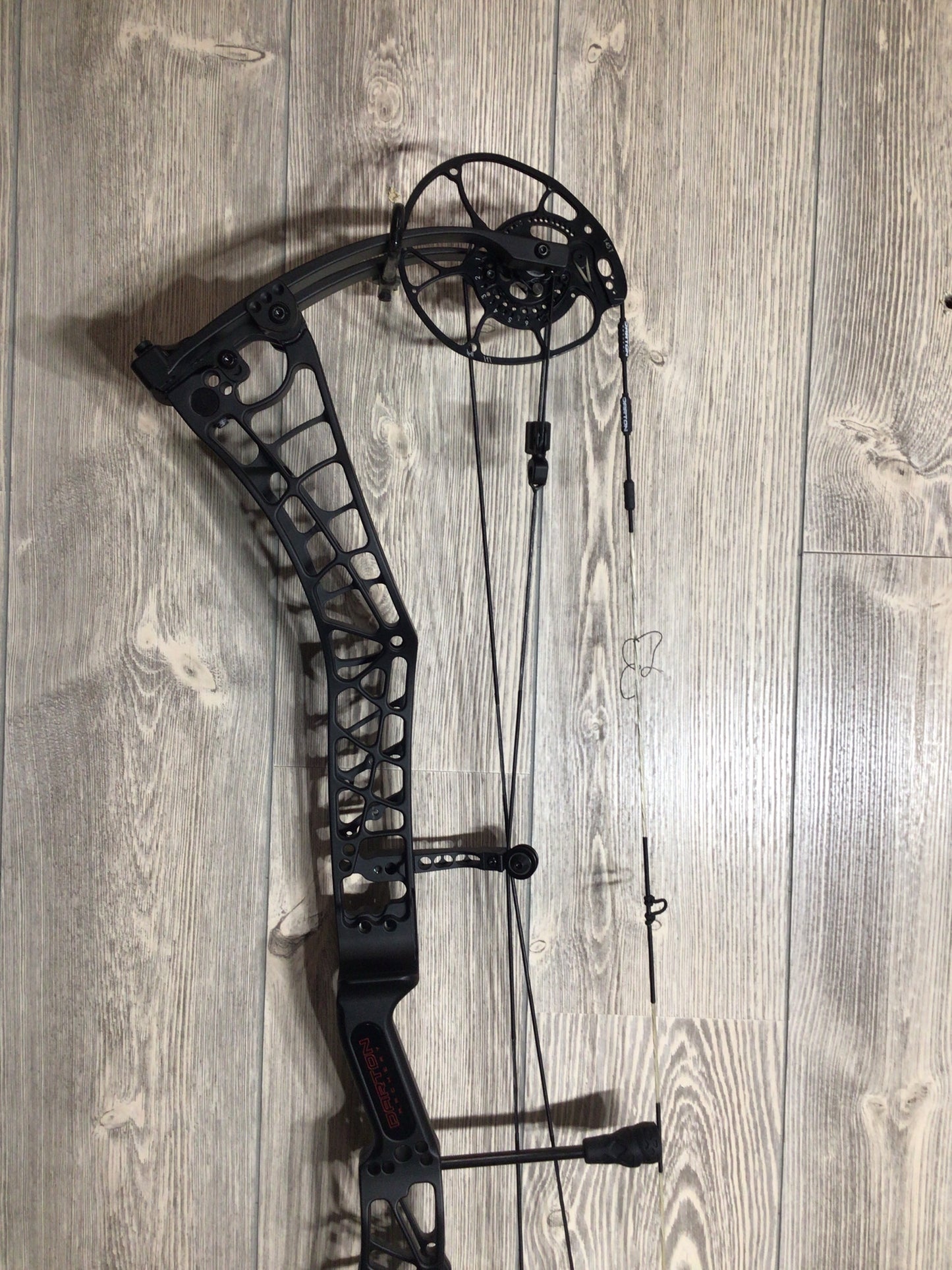 Darton Sequel 31 ST2 Right Handed 60-70 Black Bow