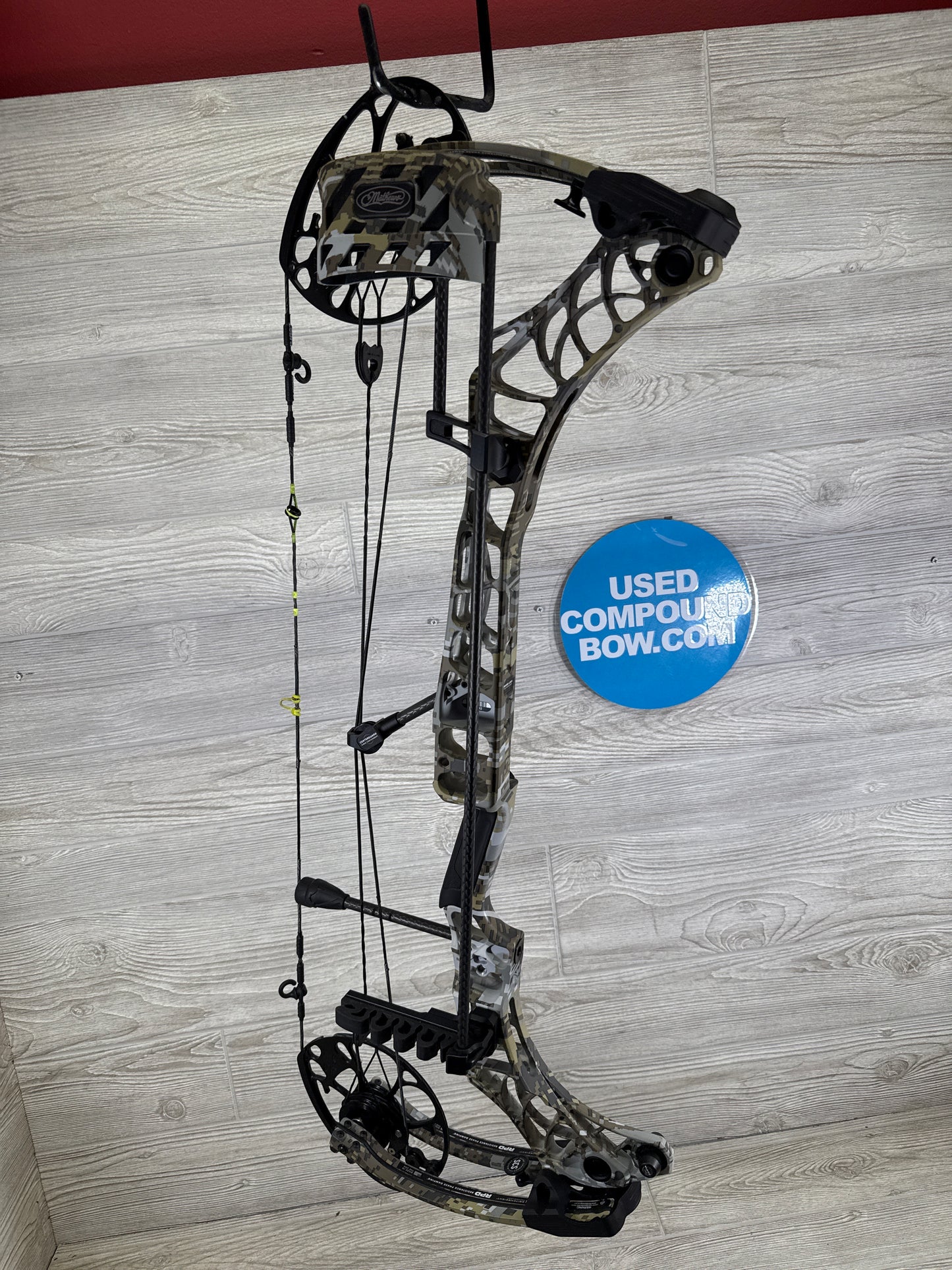 Mathews Phase 4-29 Right Hand Sitka Elevated 2 Bow with Lowpro detach quiver