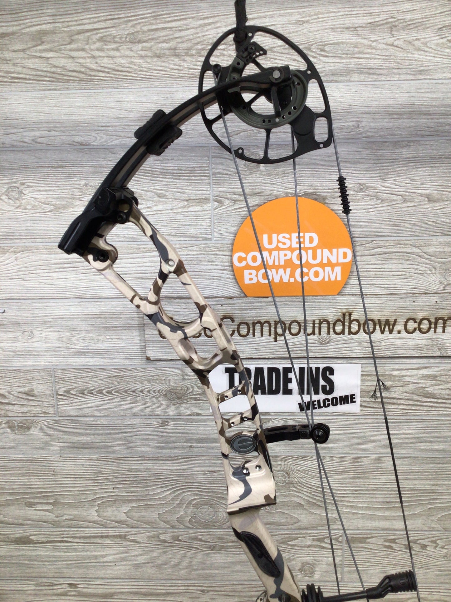 Elite HNTR33 Vuni RH Bow 60-70#