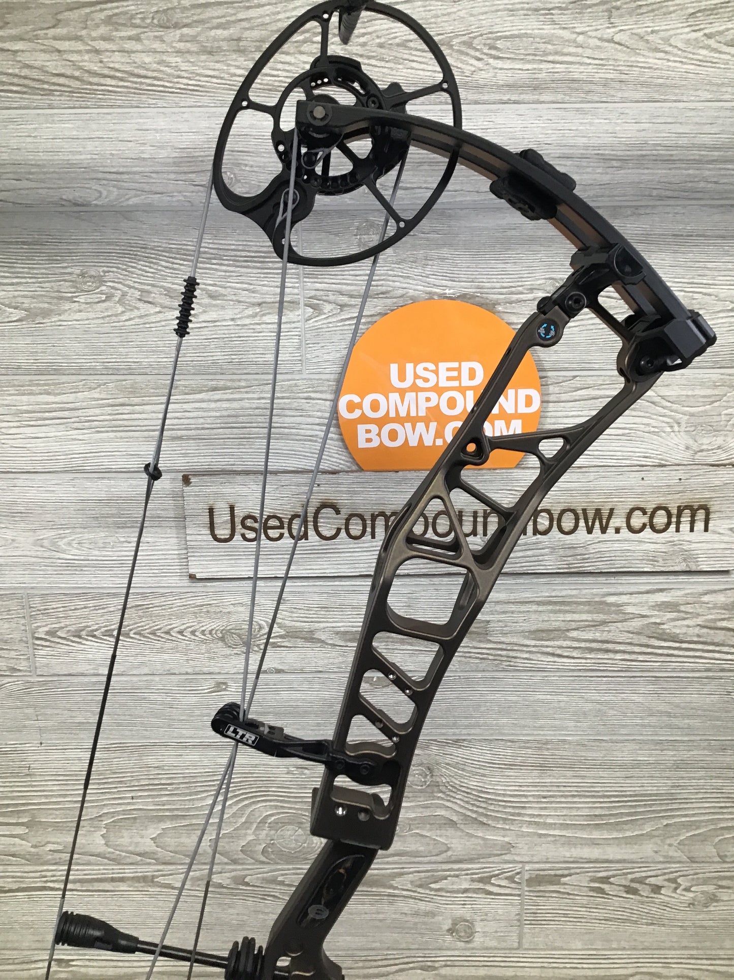 Elite Ethos Midnight Copper Right Handed 60-70lb