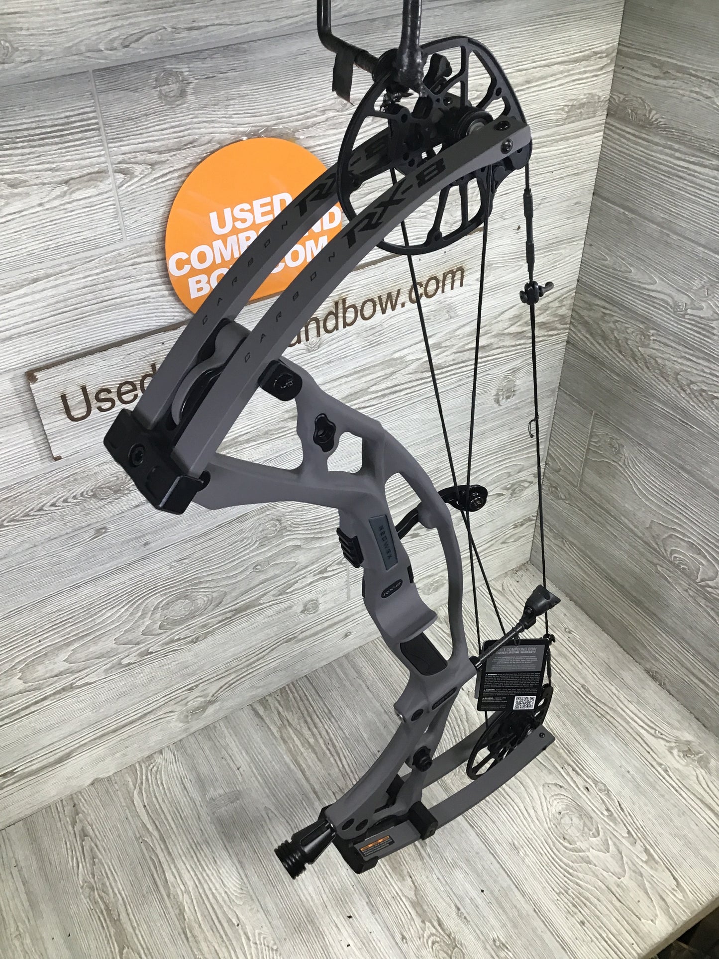 NEW Hoyt RX-8 Right Hand 60-70# Tombstone 28.5-30"