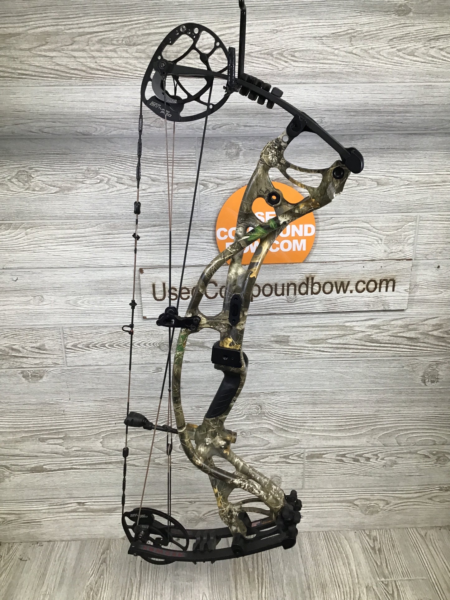 Used RH Hoyt RX-4 Turbo 60-70# Realtree - 28-30