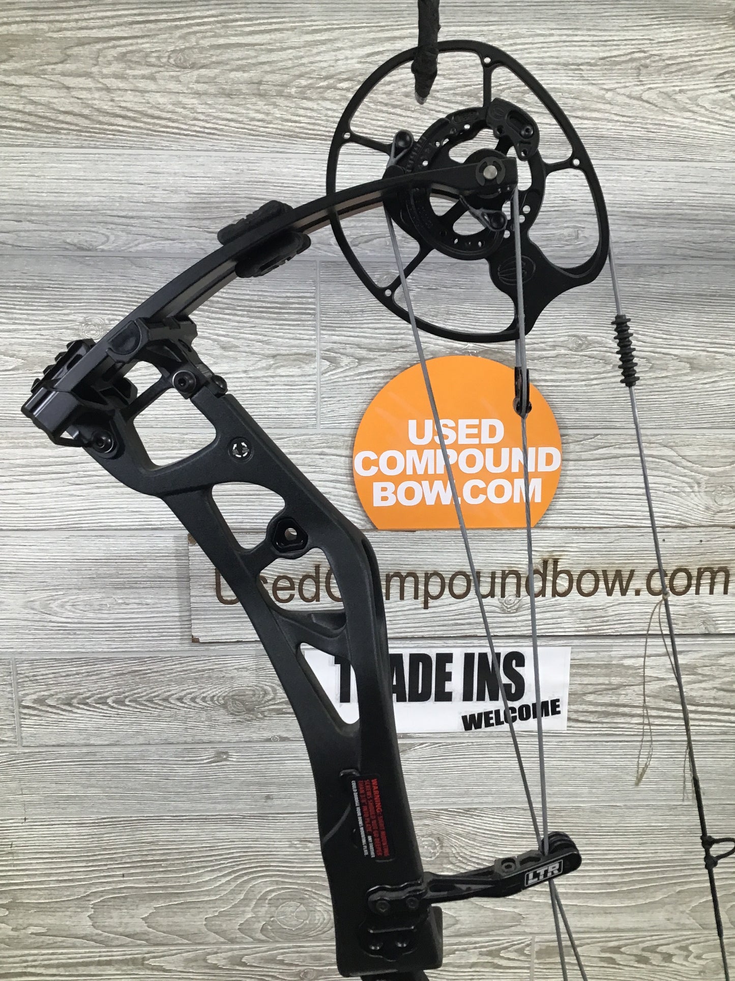 Elite Carbon Eon Black Left Hand 55-65lbs 25.5-31"